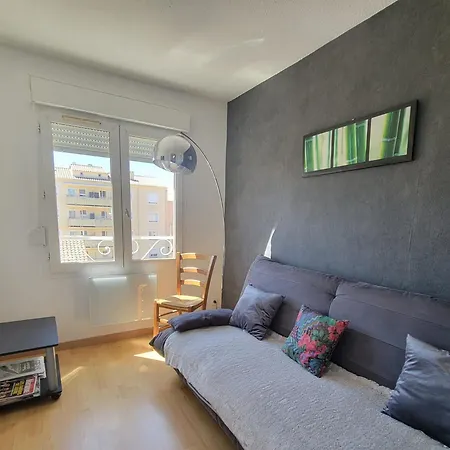 Beautiful T3 With Balcony - Near *
