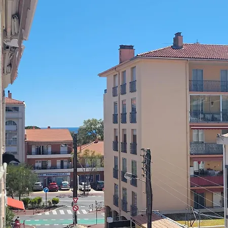Beautiful T3 With Balcony - Near דירה